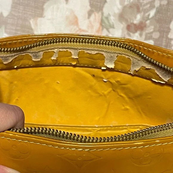 Louis Vuitton - Picture 10 of 12